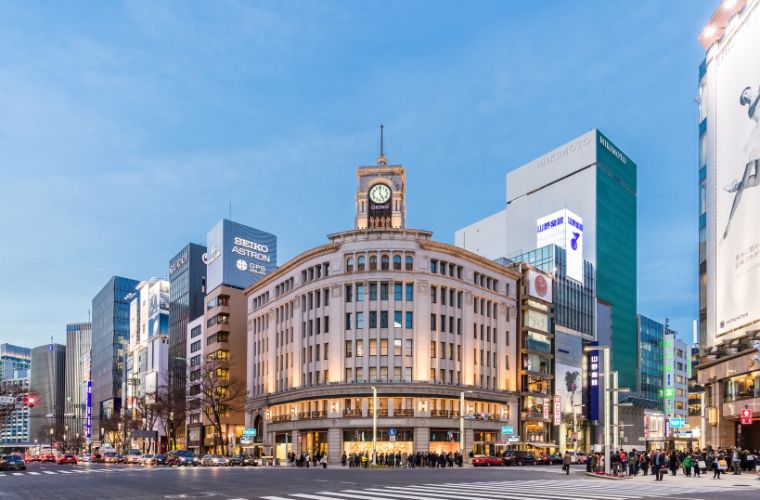 Ginza, lüks alışveriş merkezleriyle doludur.

