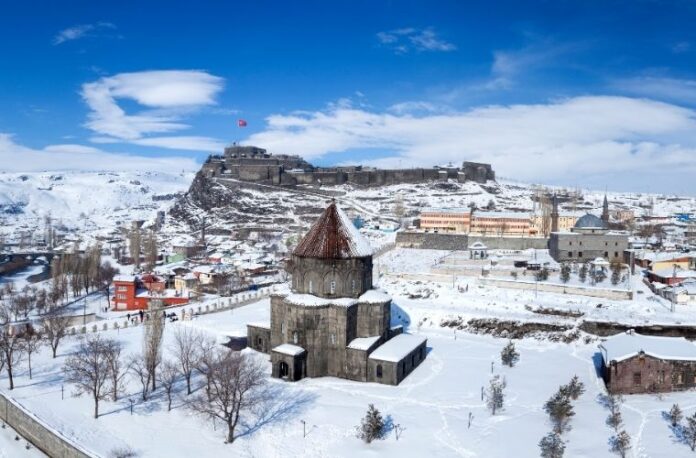 Kars’ta kış tatili, Doğu Ekspresi yolculuğu ve tarihi mekanlar.